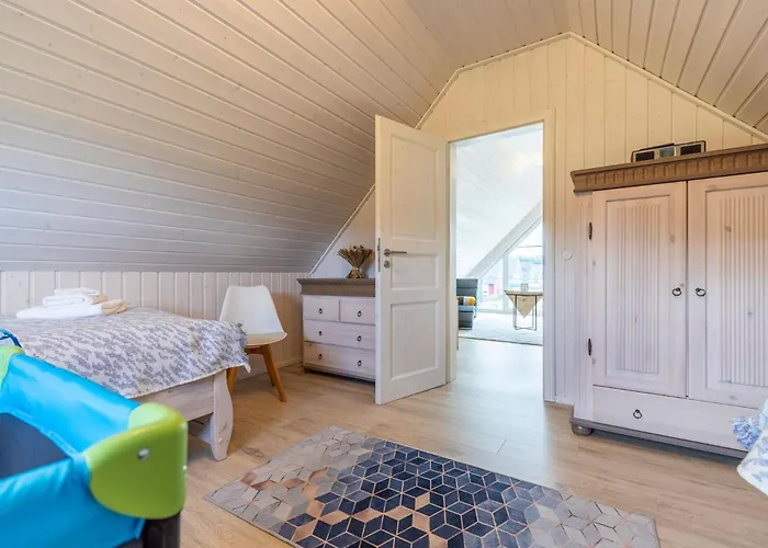 Komfortables Mit Feldblick Und Hafen